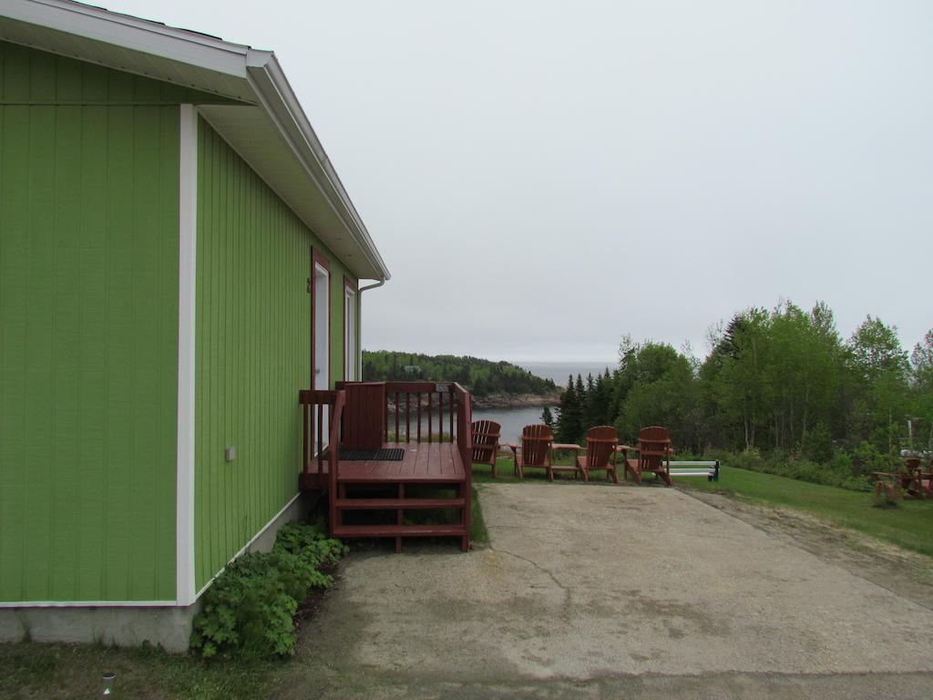 Les Chalets Au Bord De La Mer Les Escoumins Cameră foto